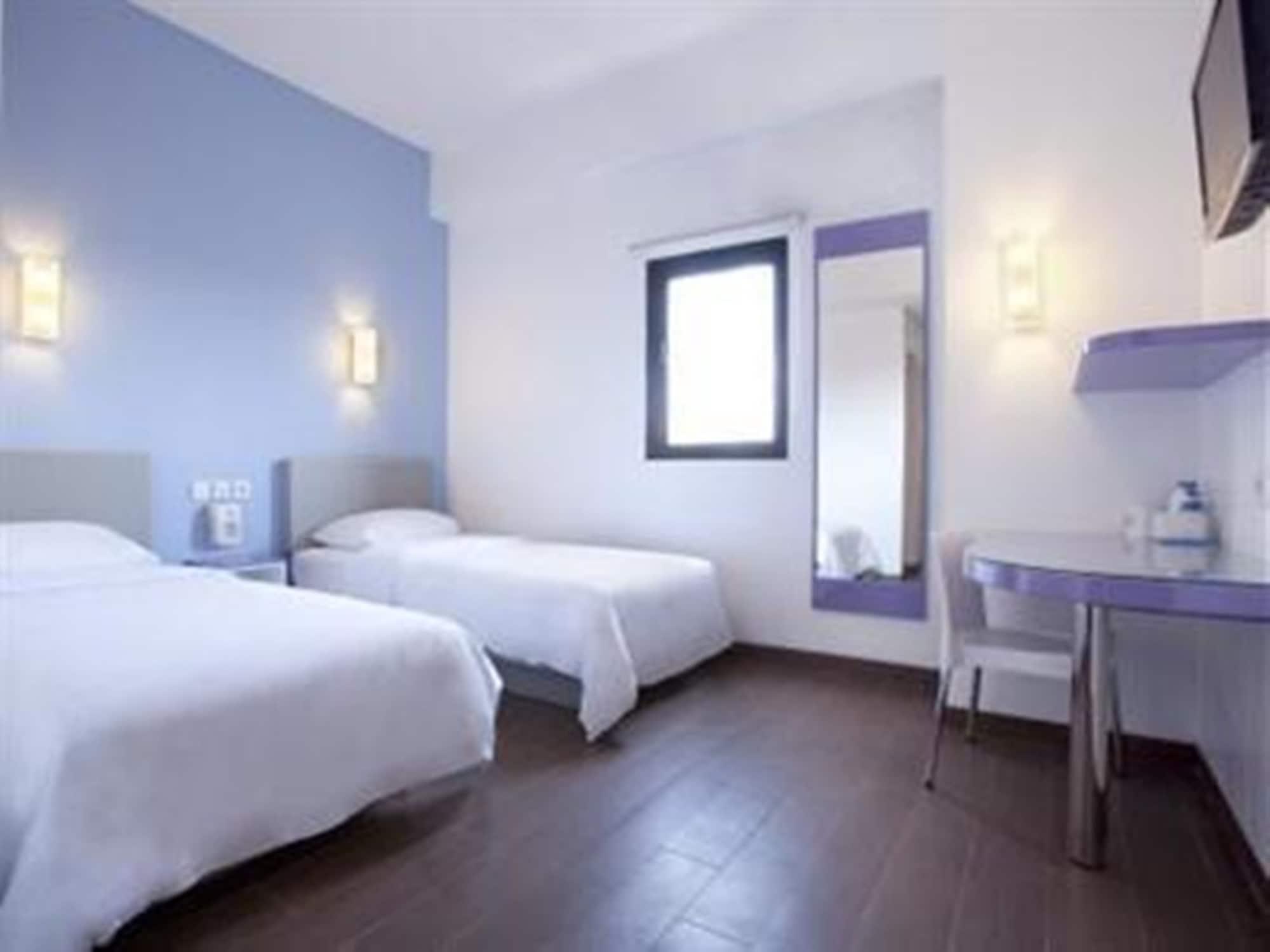 ג'קרטה Amaris Hotel Thamrin City מראה חיצוני תמונה