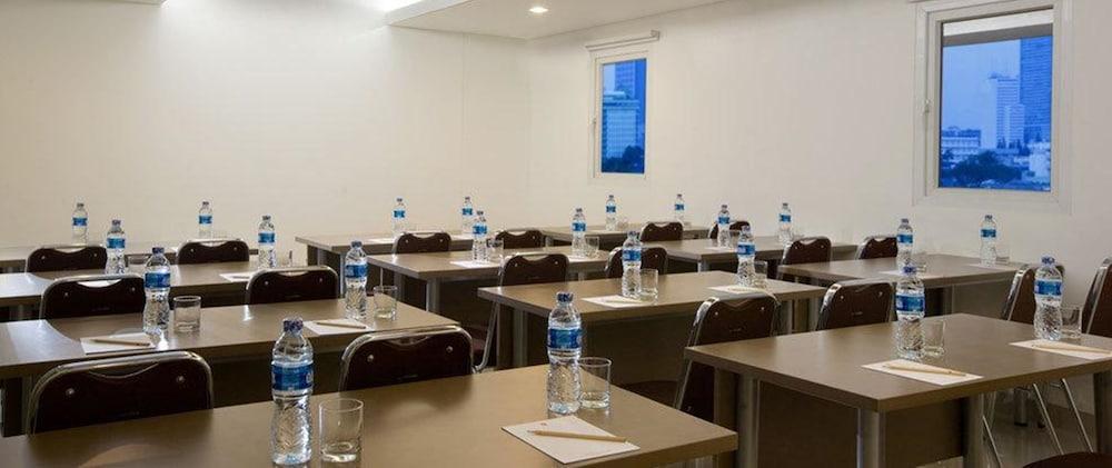 ג'קרטה Amaris Hotel Thamrin City מראה חיצוני תמונה